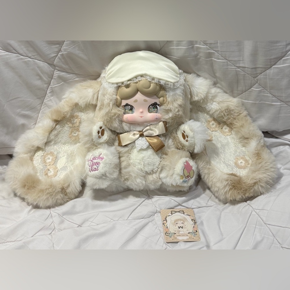 Lucky Deer Nai 600% BEIGE/CREAM Sweet Tea Bunny with Glitter eyes. NWB